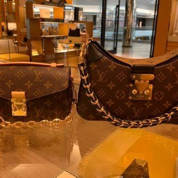 louis vuitton farmington westfarms.